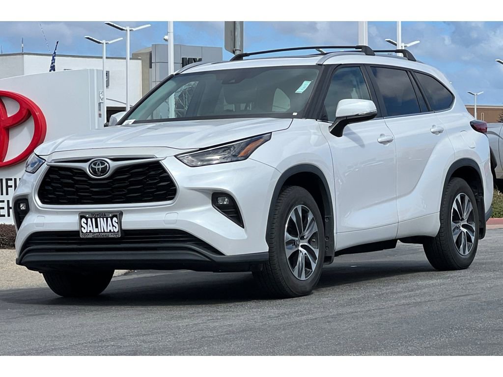 Used 2023 Toyota Highlander XLE image 8