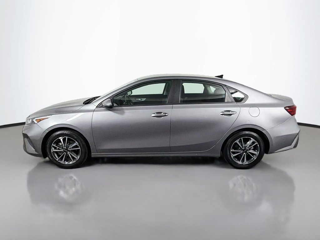 Used 2024 Kia Forte LXS FWD image 4