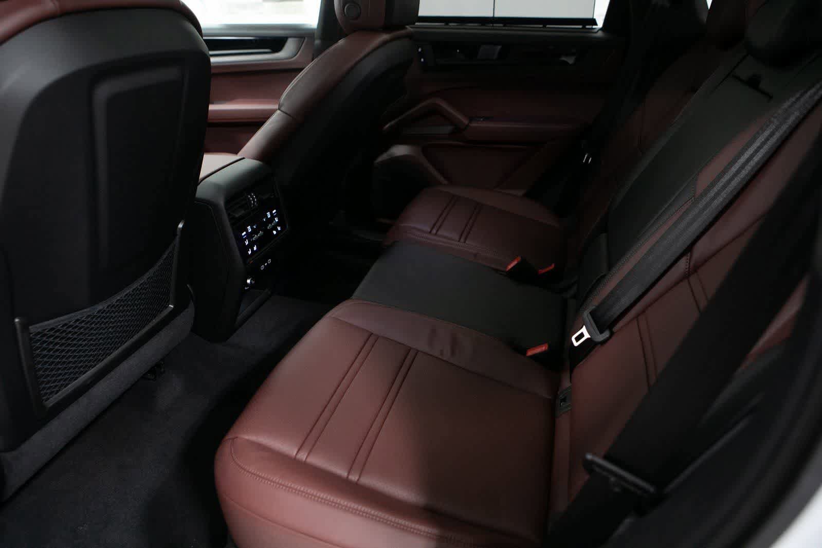 New 2026 Porsche Cayenne GTS AWD/4WD image 28