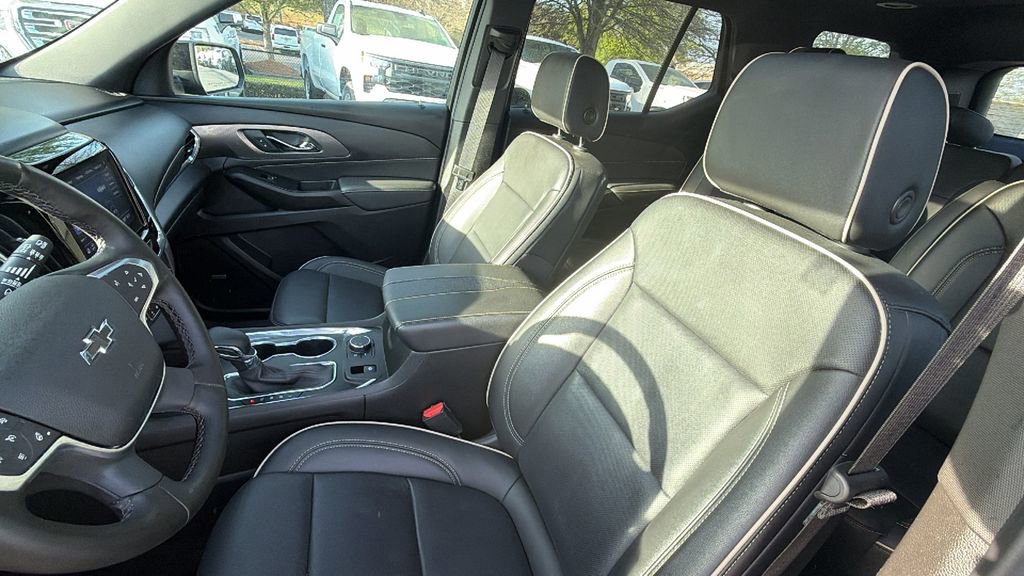 Certified 2023 Chevrolet Traverse Premier w/ Redline Edition image 14