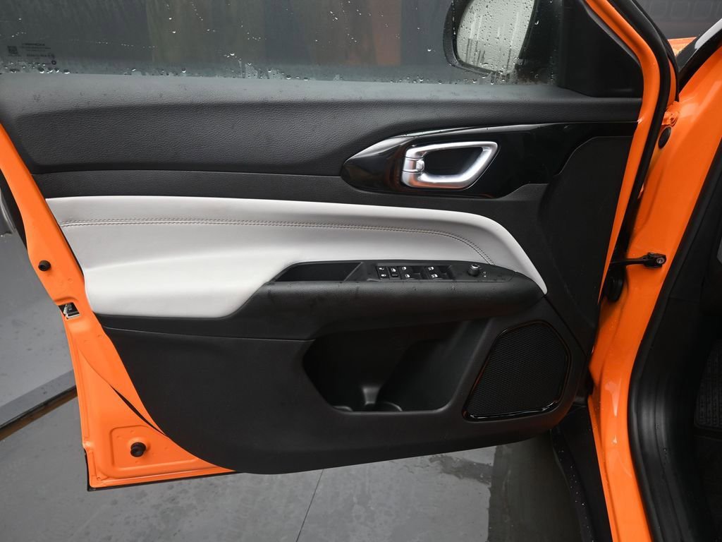 New 2026 Jeep Compass Limited image 12