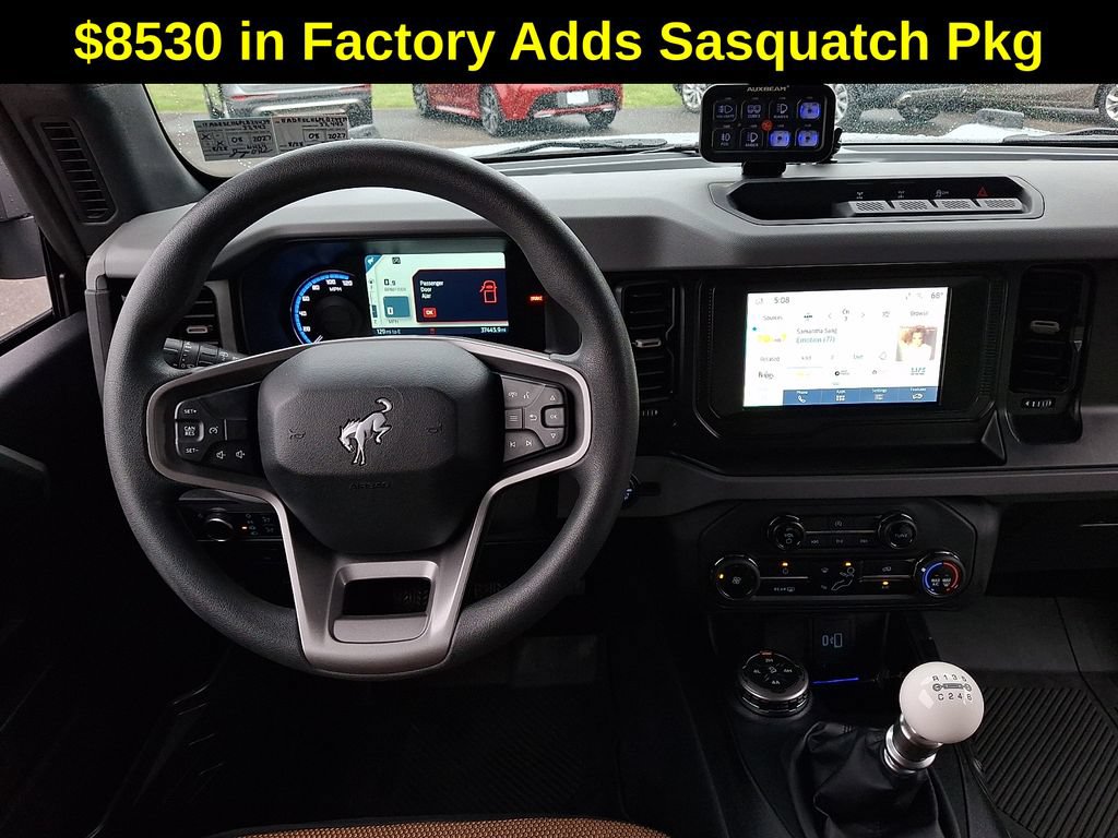 Used 2023 Ford Bronco 2-Door w/ Sasquatch Package AWD/4WD image 2