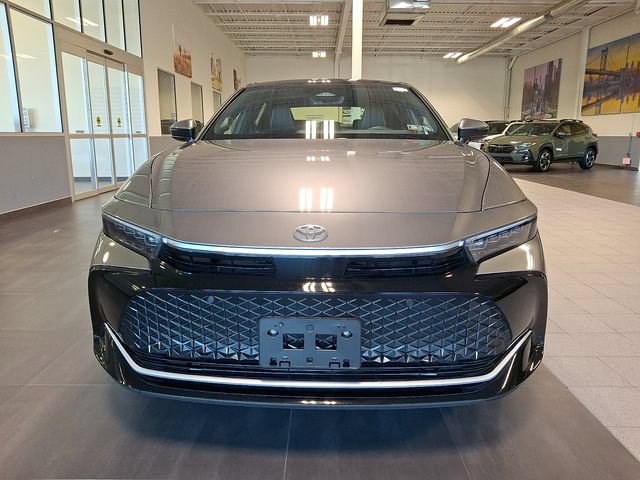 Used 2023 Toyota Crown AWD/4WD image 2