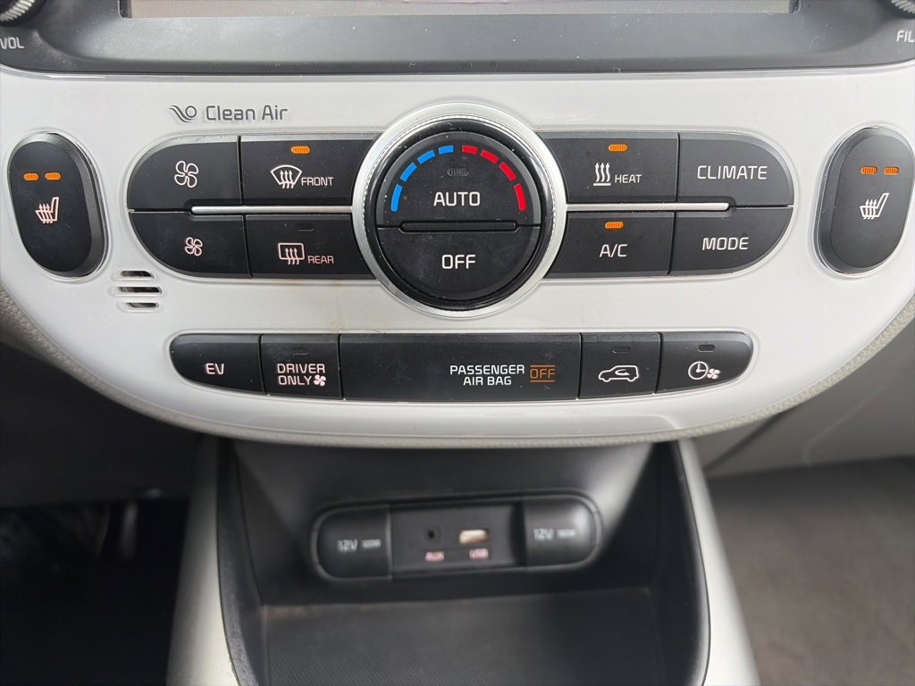 Used 2017 Kia Soul EV image 26