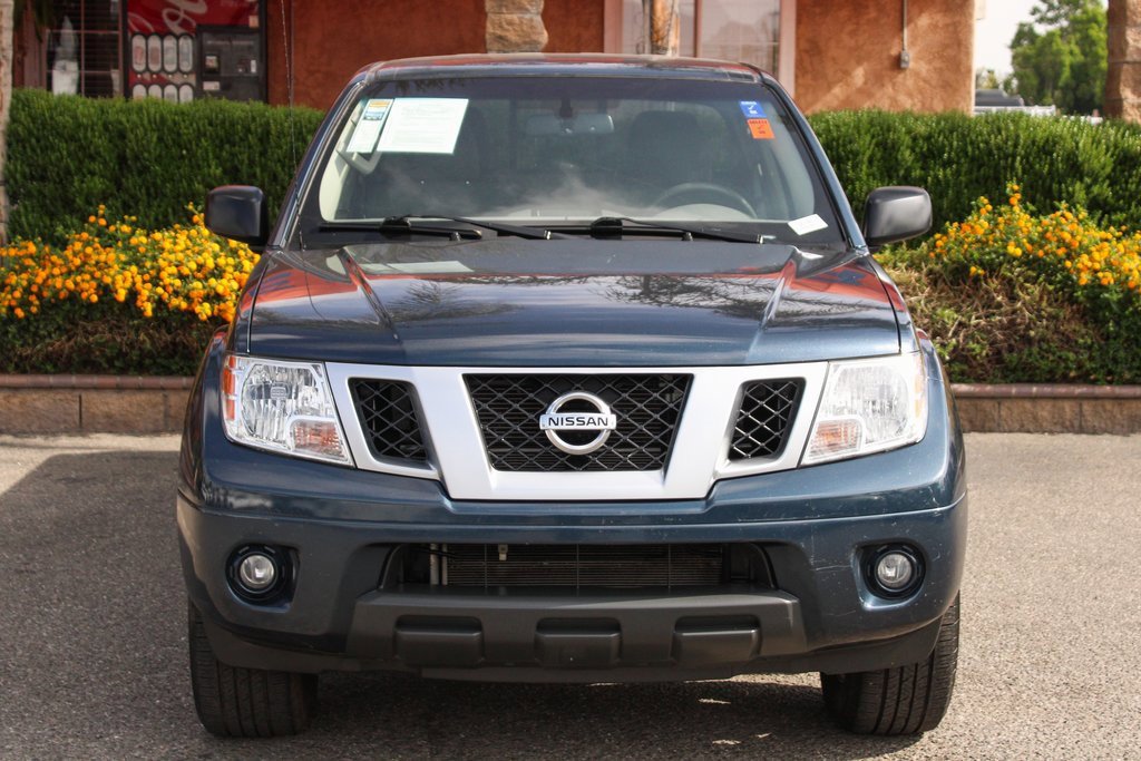 Used 2020 Nissan Frontier SV image 3