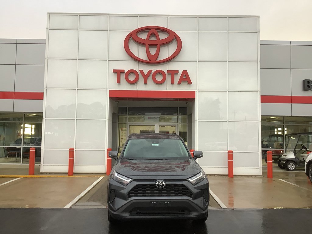 New 2025 Toyota RAV4 LE image 2