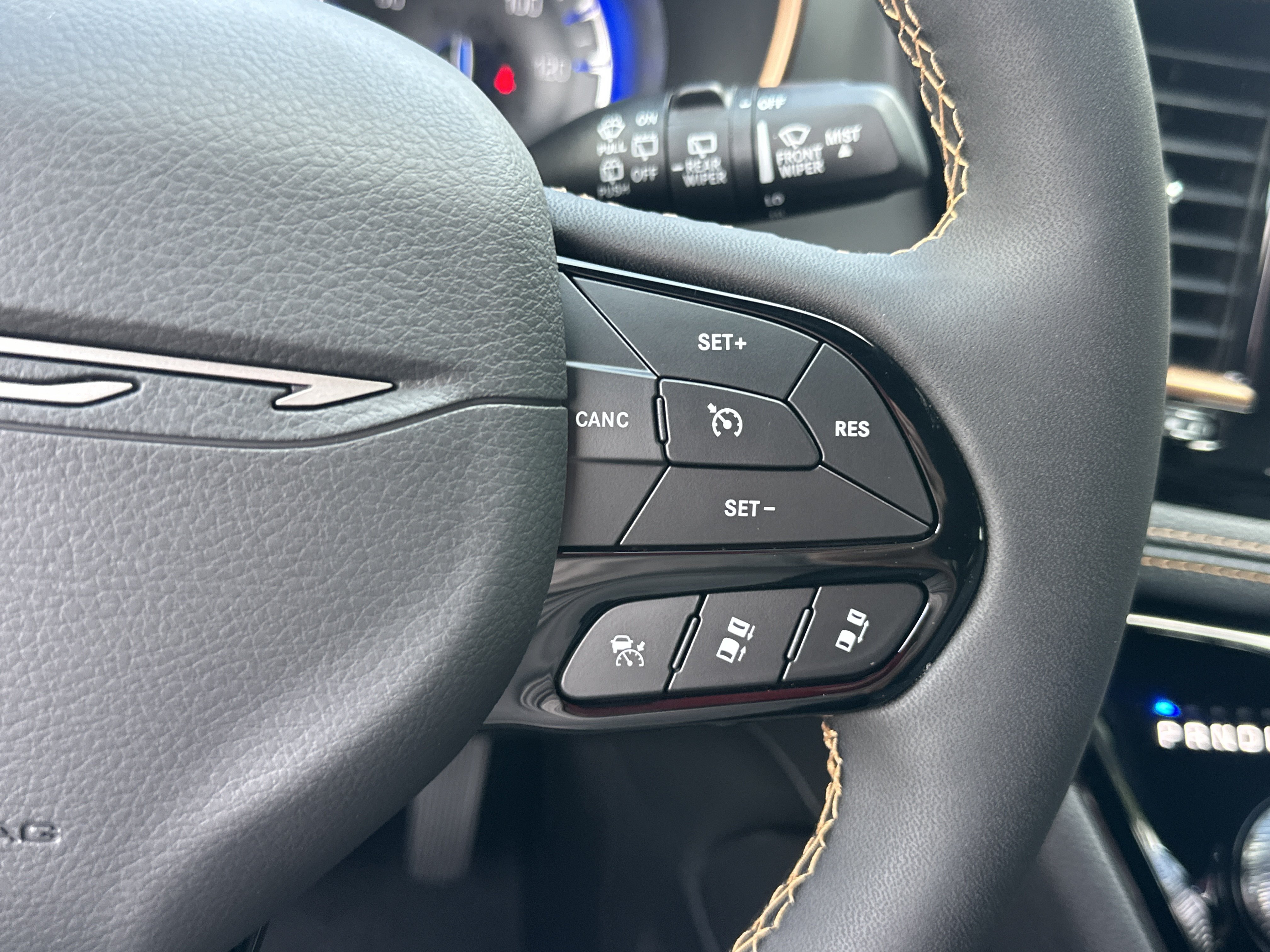 New 2027 Chrysler Pacifica Pinnacle AWD/4WD image 8