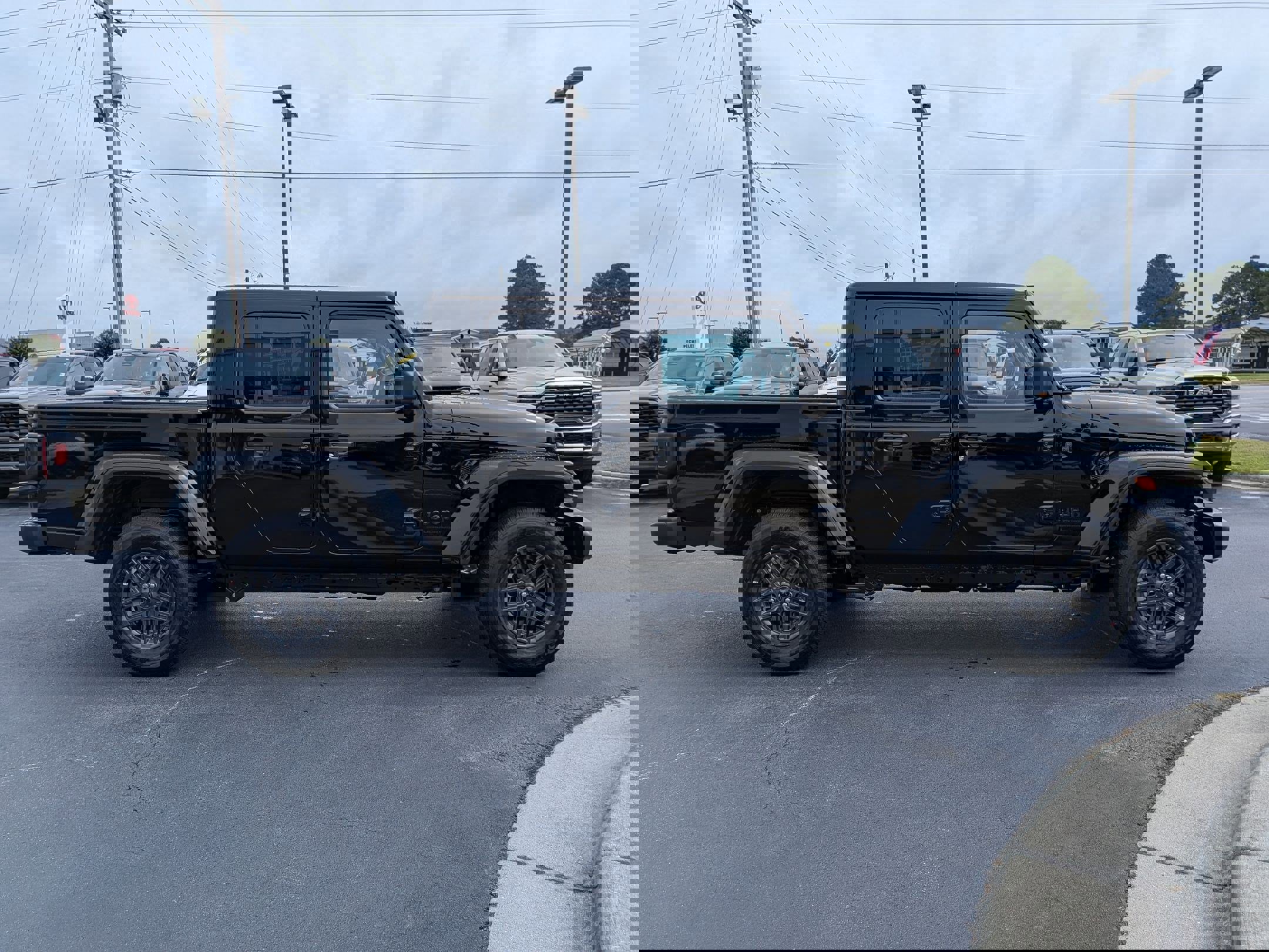 New 2025 Jeep Gladiator Sport image 4