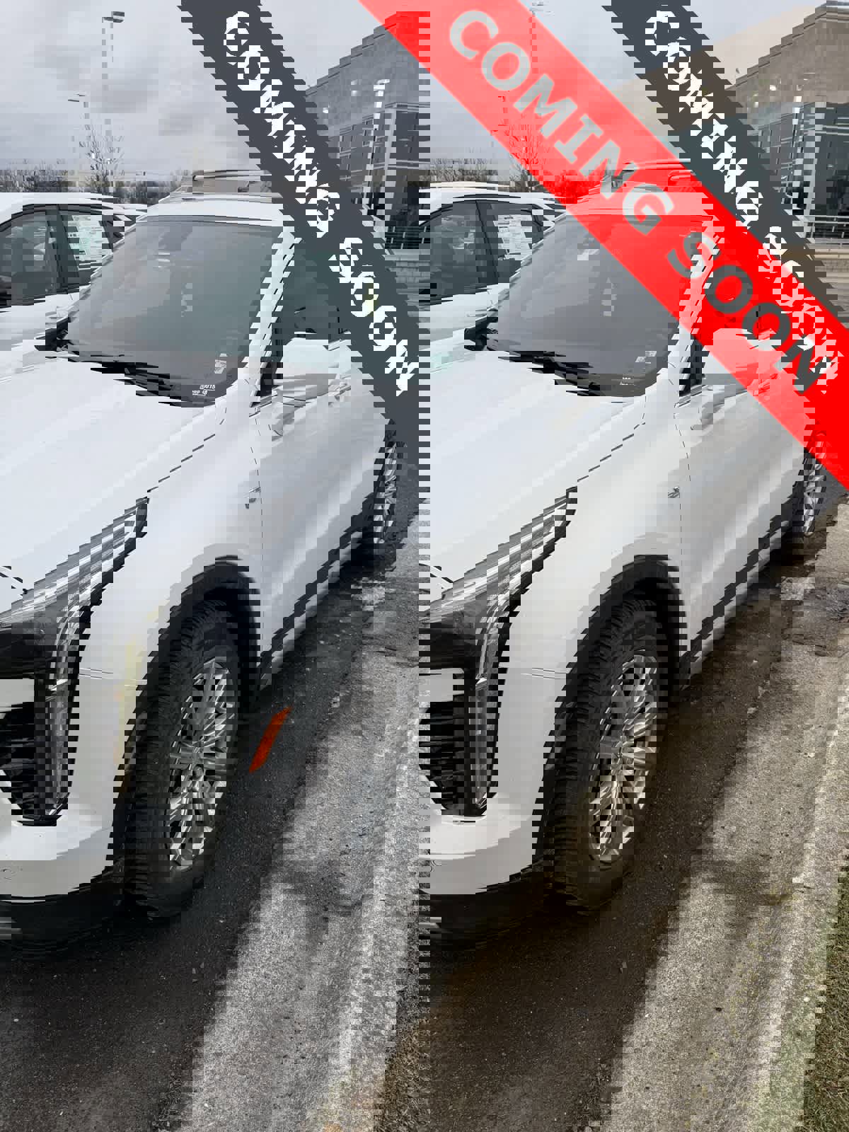 Used 2020 Cadillac XT4 Premium Luxury image 3