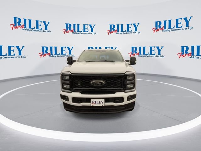 New 2026 Ford F250 Lariat w/ Black Appearance Package AWD/4WD image 3