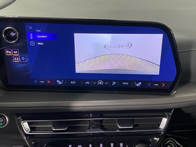 Certified 2026 Chevrolet Traverse LT FWD image 22