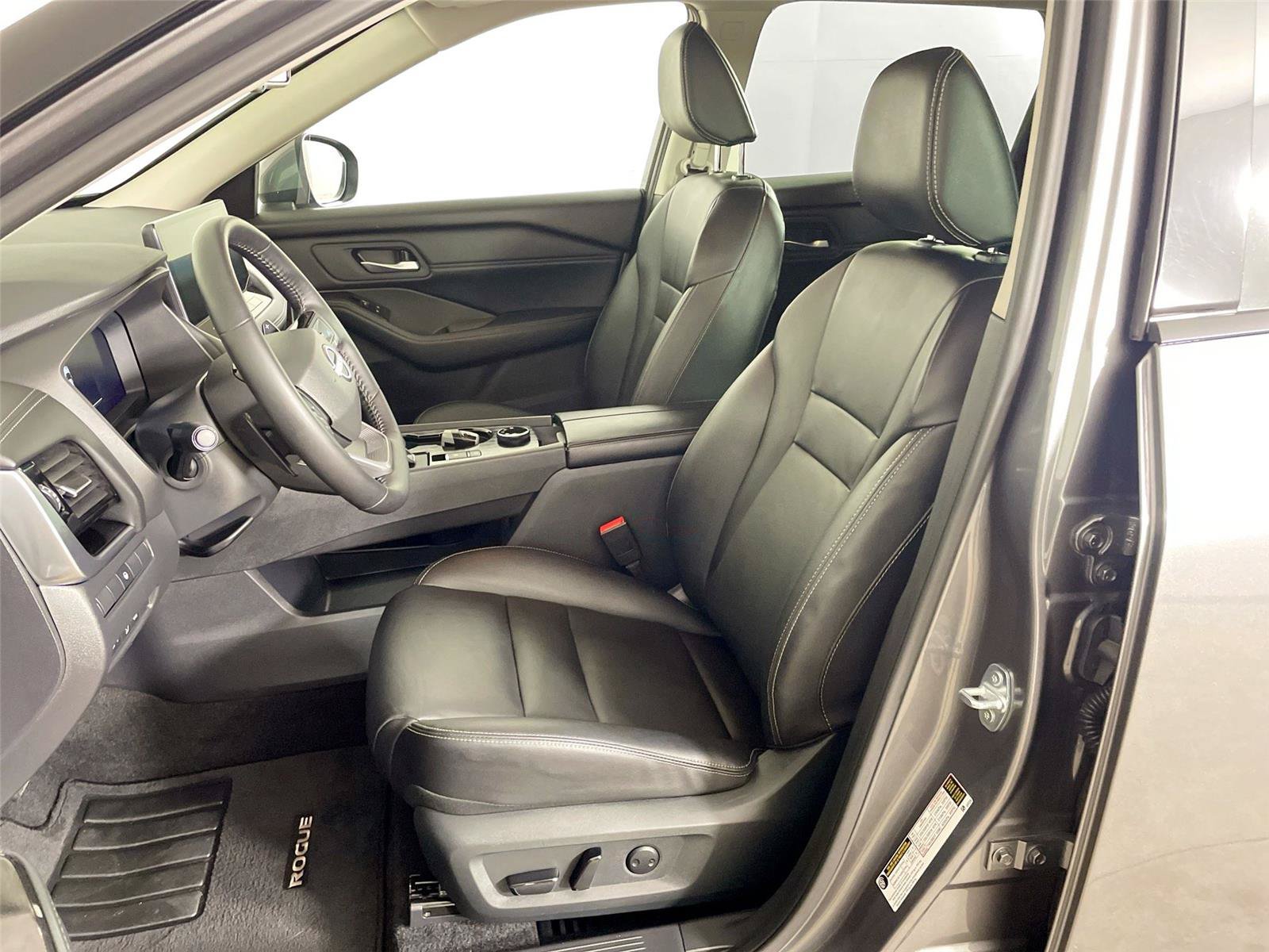 Used 2026 Nissan Rogue SL AWD/4WD image 5