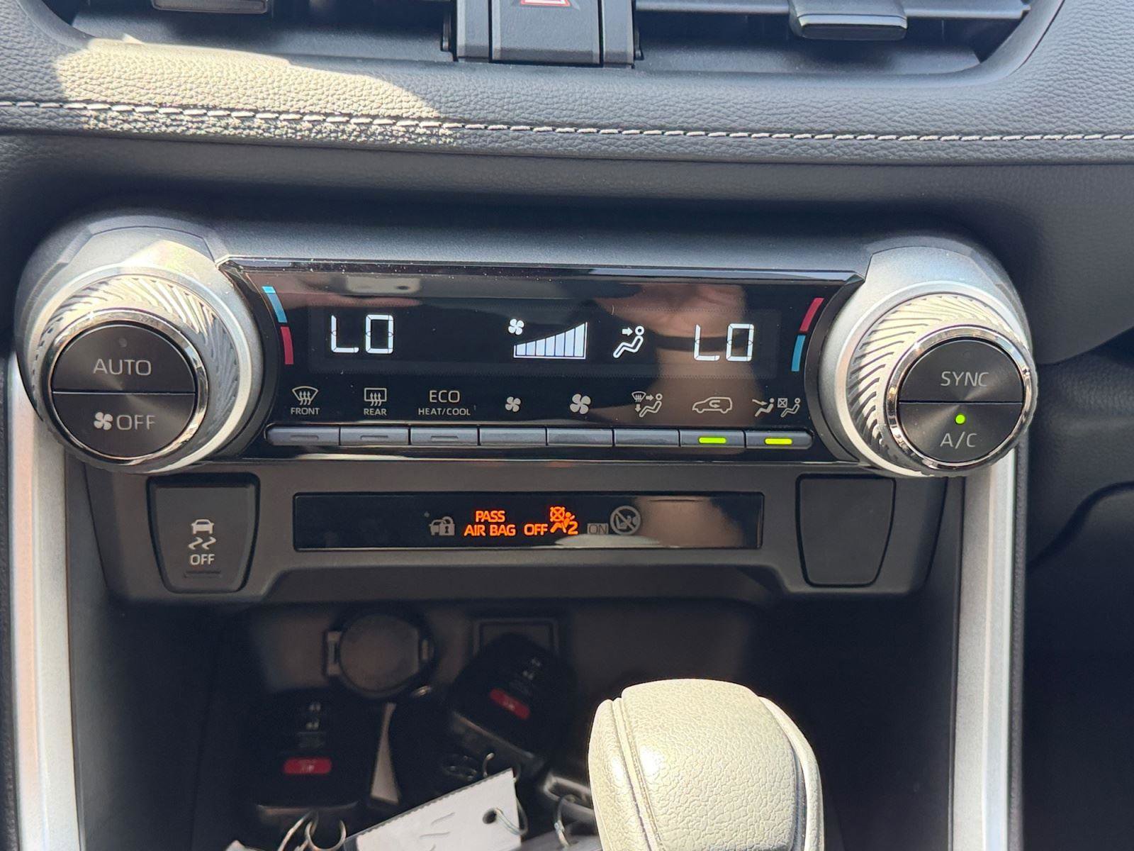 Used 2025 Toyota RAV4 XLE w/ Convenience Package AWD/4WD image 19