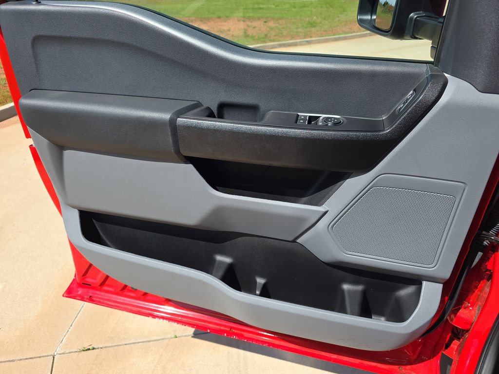 Used 2024 Ford F550 2WD Regular Cab Super Duty image 28