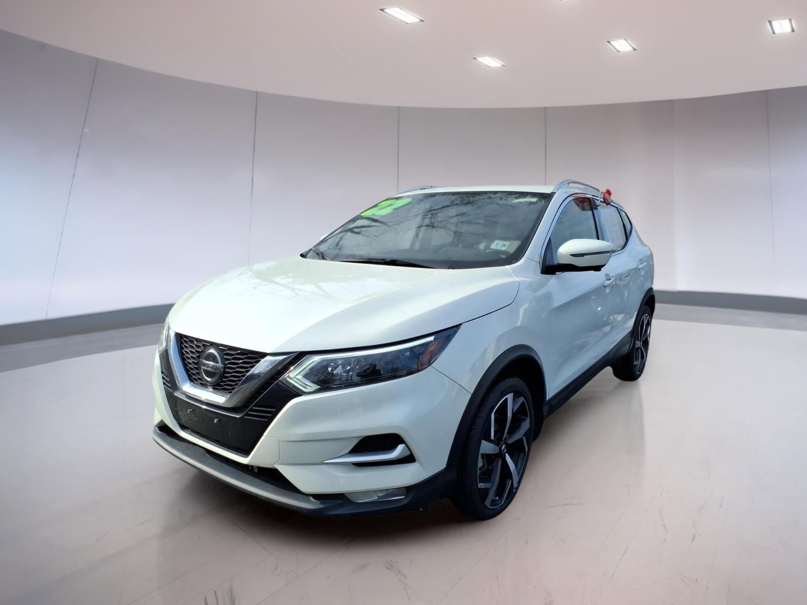 Used 2022 Nissan Rogue Sport SL w/ Premium Package AWD/4WD image 2