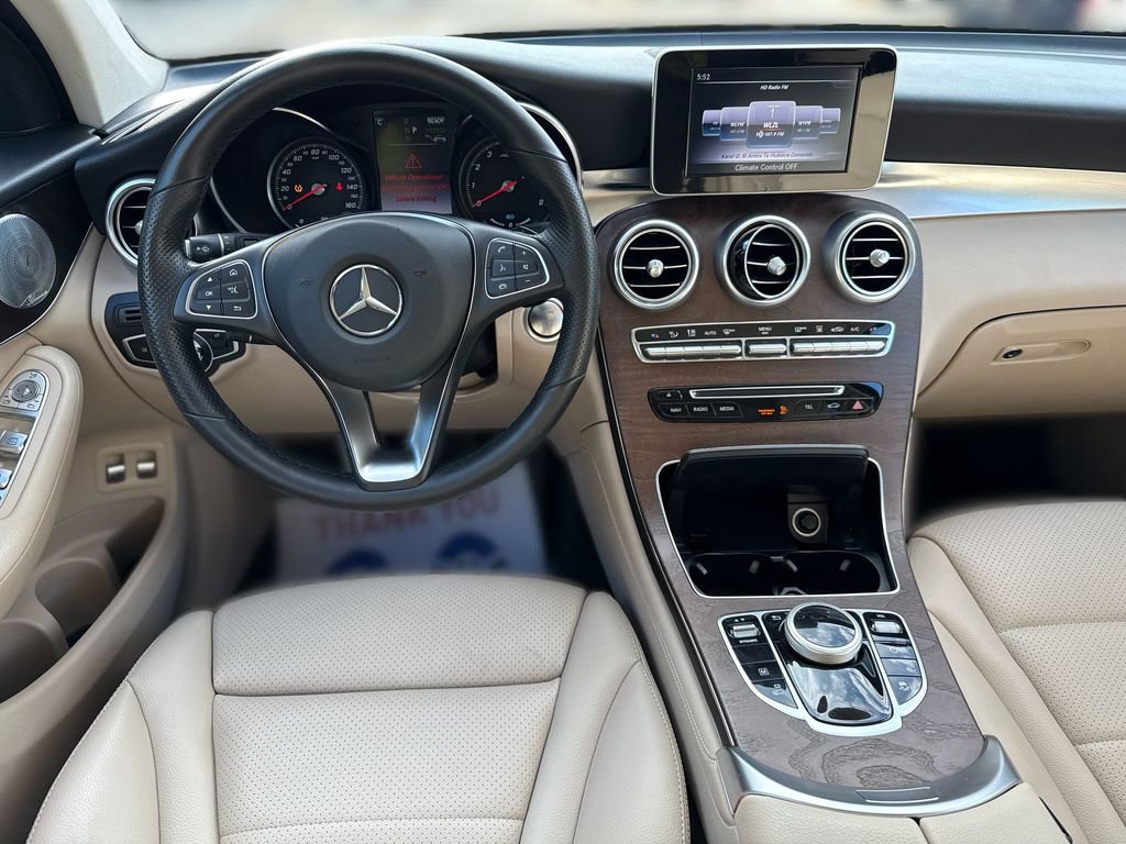 Used 2019 Mercedes-Benz GLC 350e 4MATIC image 22