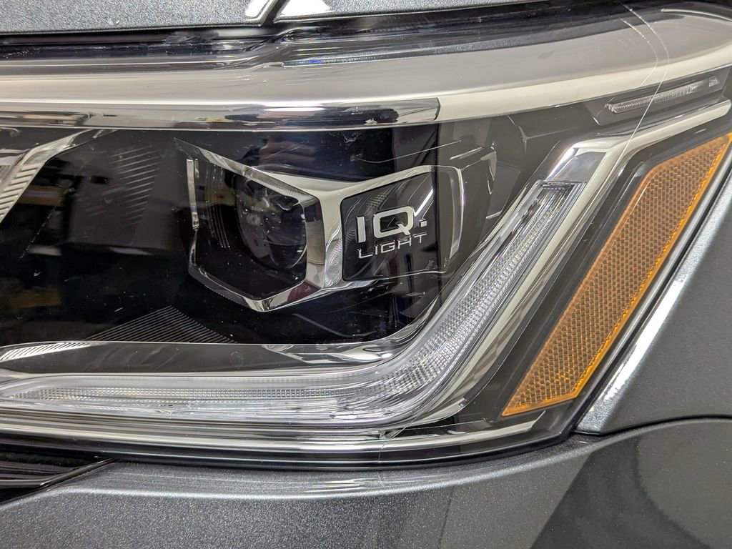 Used 2024 Volkswagen Taos SEL image 12