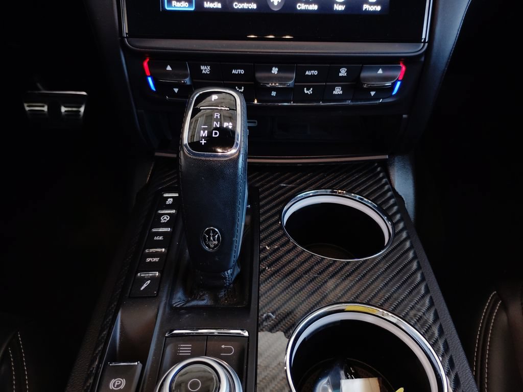 Used 2020 Maserati Quattroporte S GranSport Q4 AWD/4WD image 37