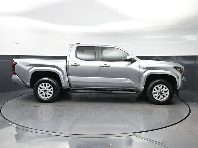 Used 2025 Toyota Tacoma SR5 RWD image 4