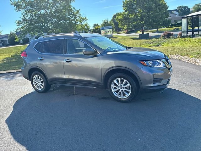 Used 2017 Nissan Rogue SV AWD/4WD image 3