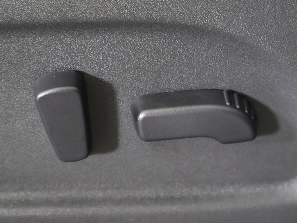 Used 2021 Nissan Titan PRO-4X w/ Pro-4x Convenience Package image 37