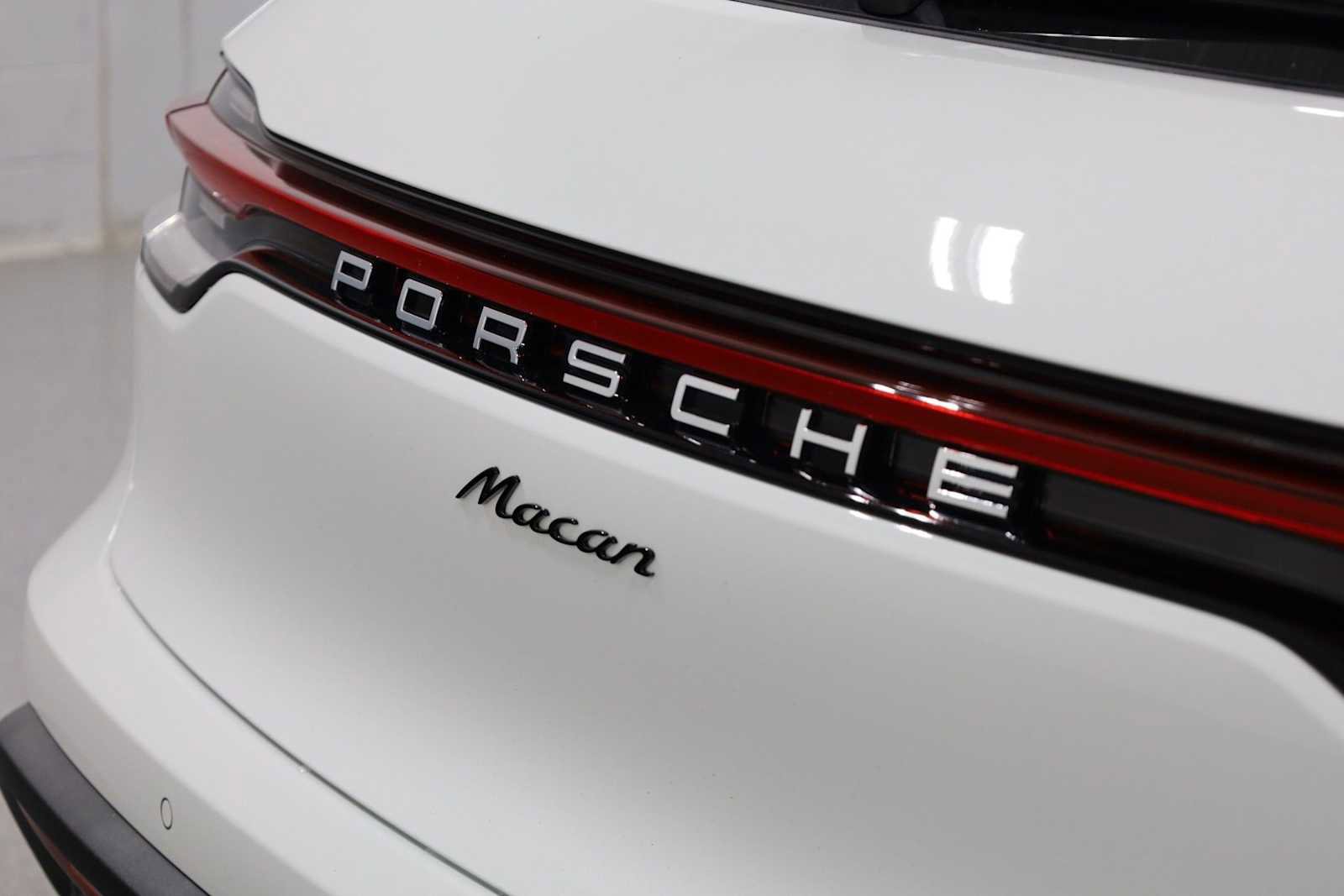 New 2026 Porsche Macan image 8