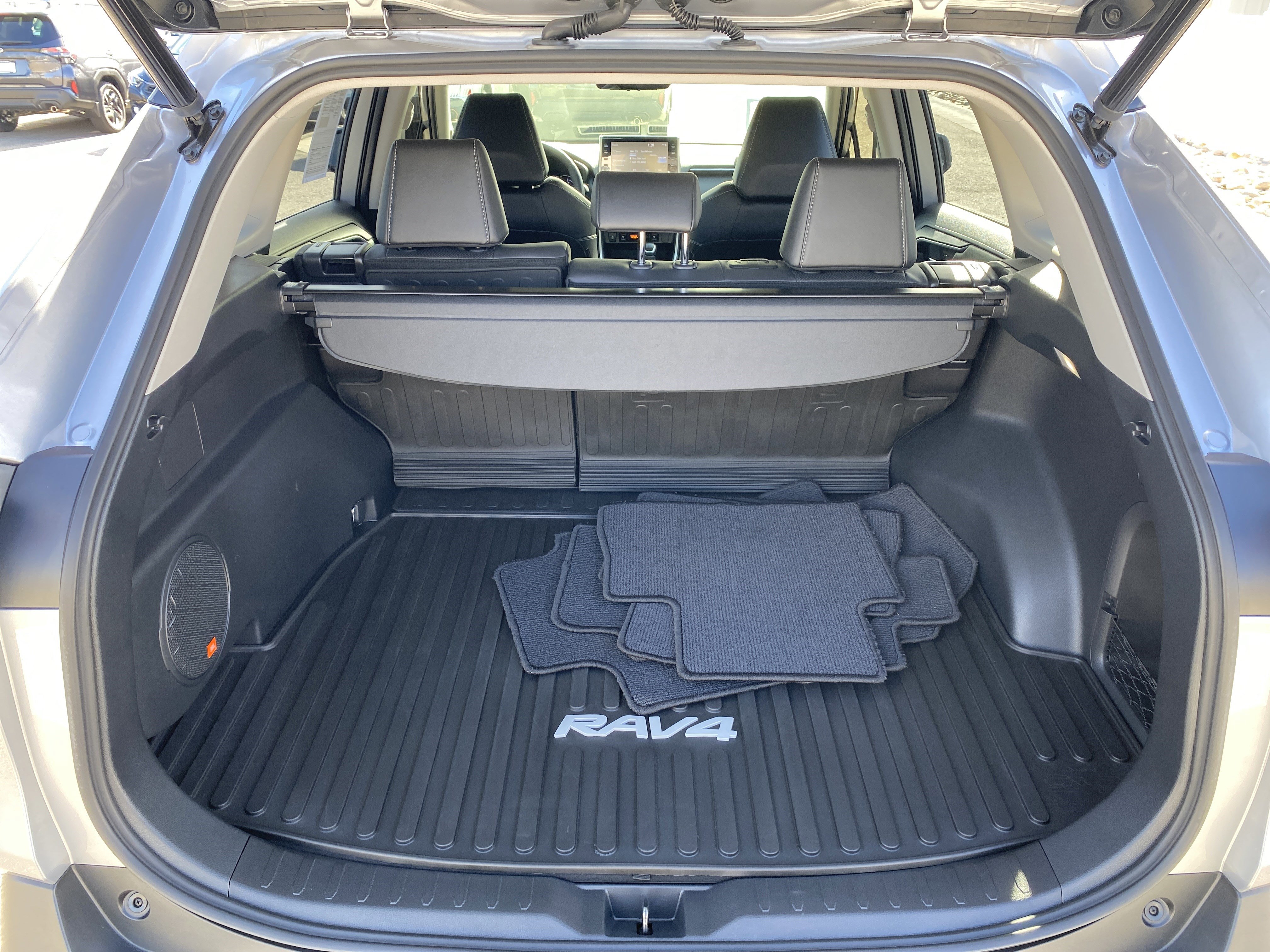 Used 2022 Toyota RAV4 Limited image 38