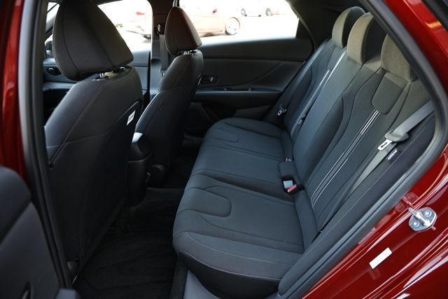 Certified 2025 Hyundai Elantra Sport FWD image 23