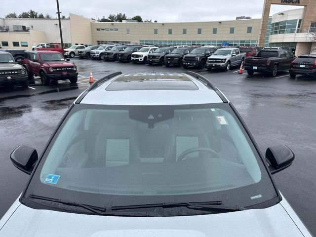 Used 2023 Ford Explorer XLT w/ Equipment Group 202A image 8