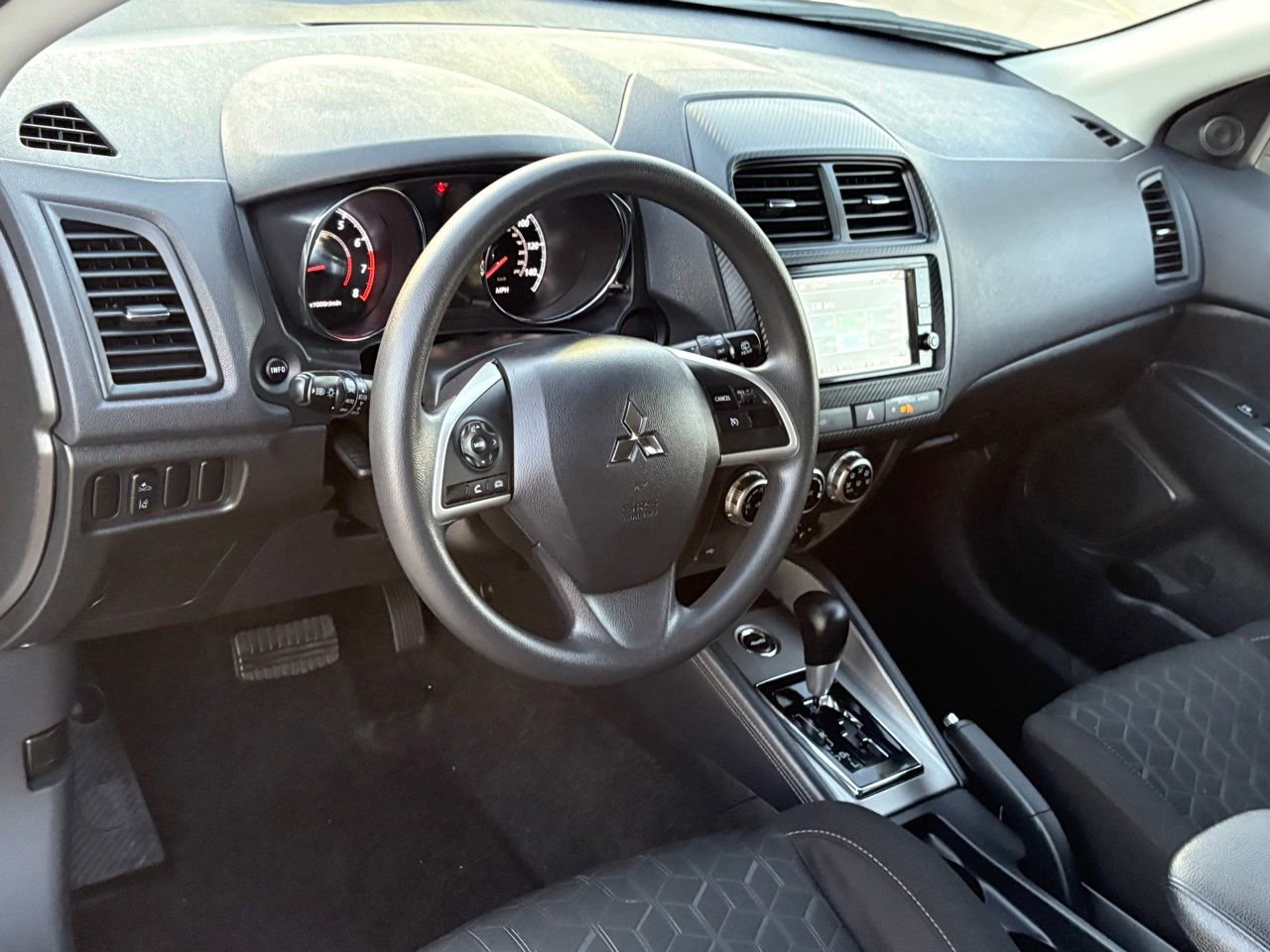 Used 2024 Mitsubishi Outlander Sport 2.0 ES image 14