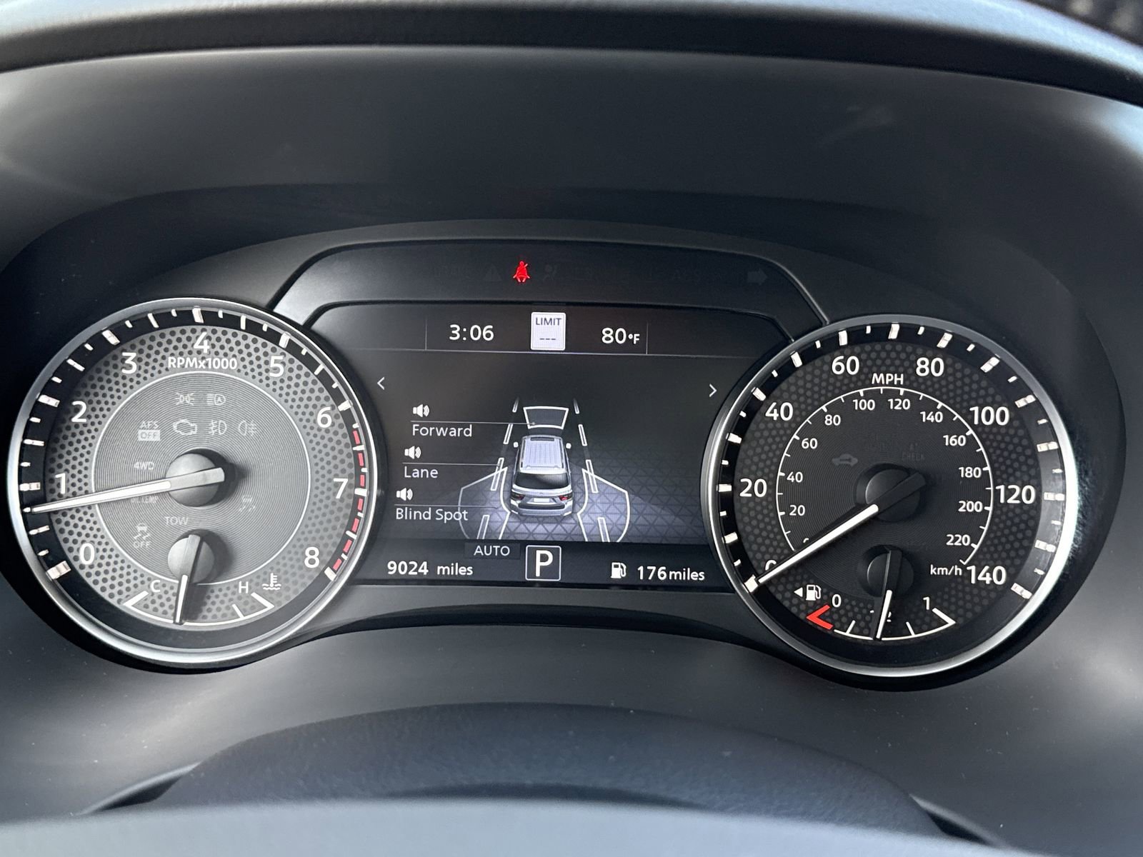 Used 2024 Nissan Armada Platinum w/ Captain's Chairs Package image 23