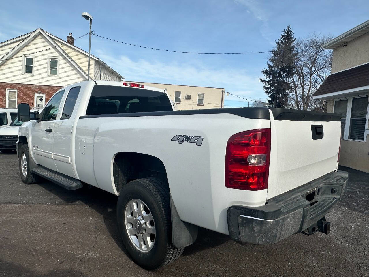 Used 2011 Chevrolet Silverado 3500 LT image 4
