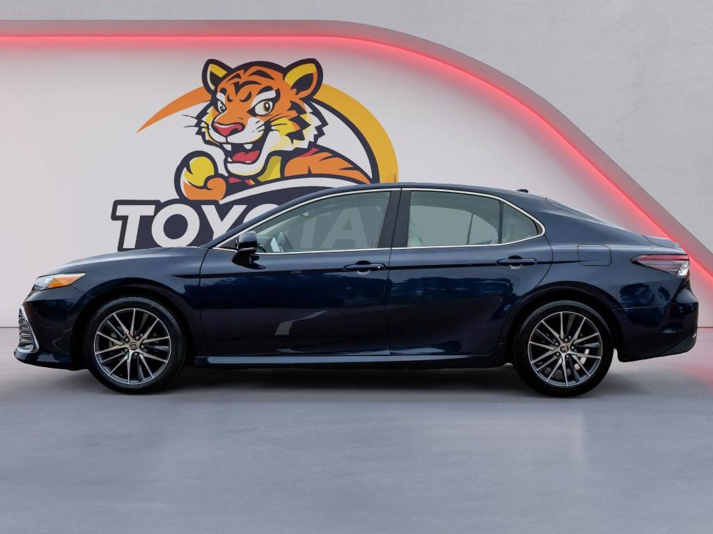 Used 2021 Toyota Camry XLE w/ Navigation Package image 8