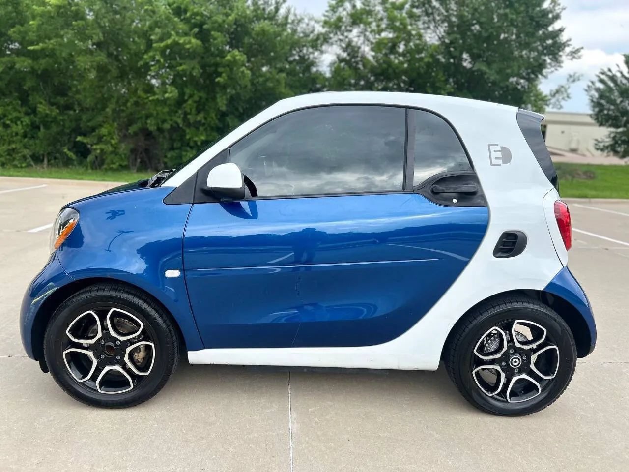 Used 2017 smart fortwo electric drive RWD image 9