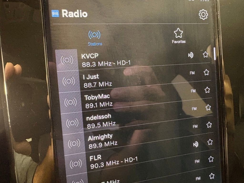 Used 2023 Volvo XC40 B5 Plus w/ Driver Assist Package image 28