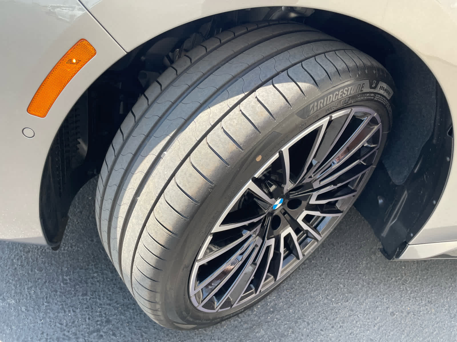 New 2025 BMW 740i w/ Executive Package image 22