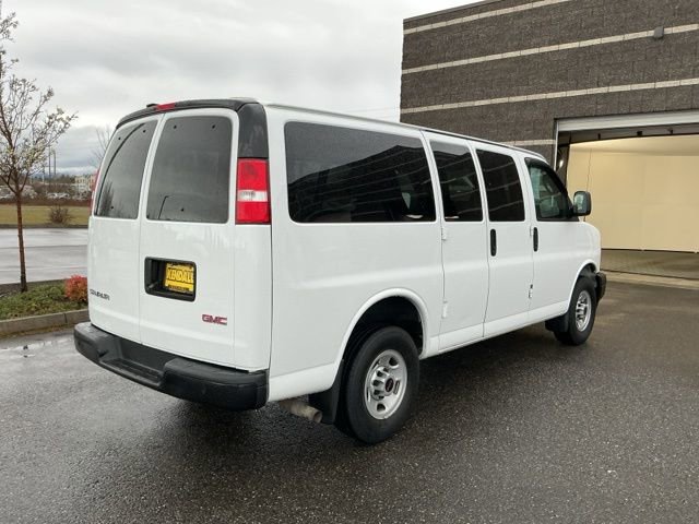 Used 2017 GMC Savana 3500 RWD image 4