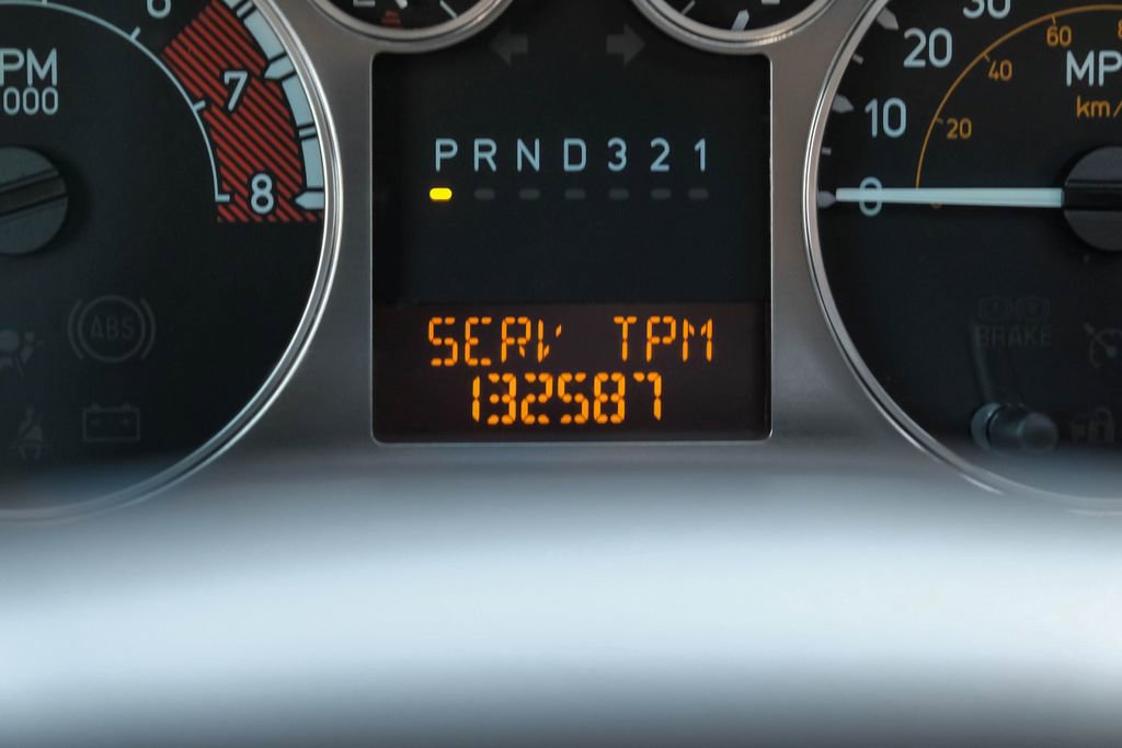 Used 2010 HUMMER H3 Luxury w/ Appearance Package image 17