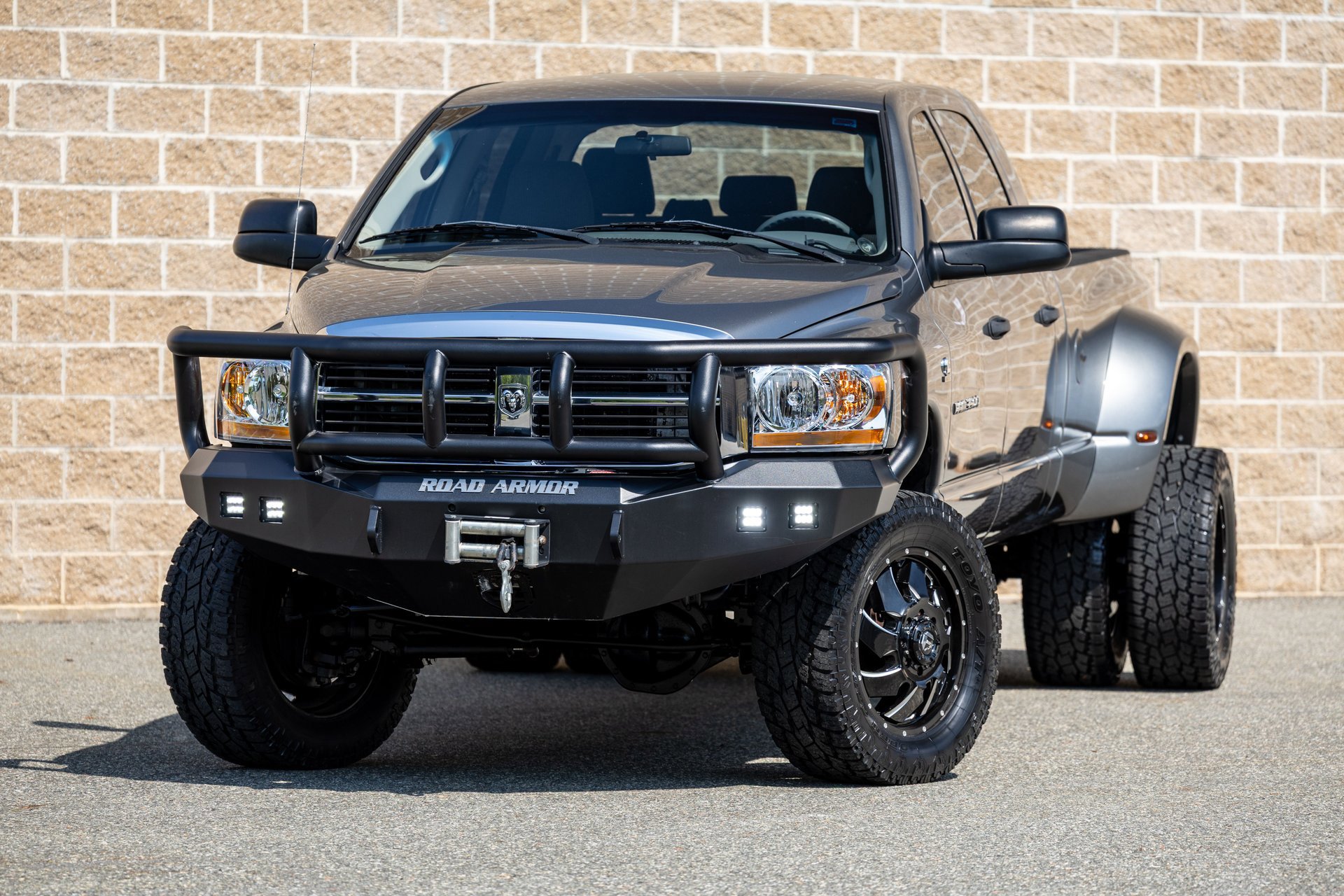 Used 2006 Dodge Ram 3500 Truck SLT AWD/4WD image 3