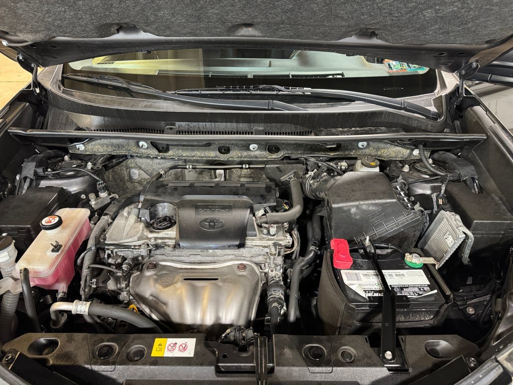 Used 2018 Toyota RAV4 LE w/ All Weather Liner Package AWD/4WD image 27