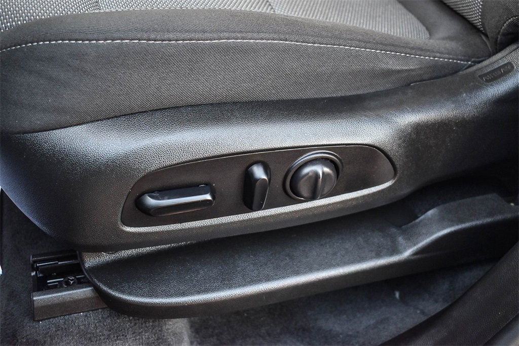 Used 2020 Chevrolet Traverse LT image 20