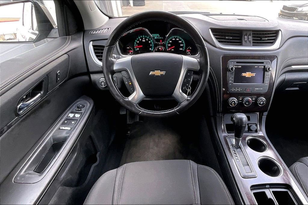 Used 2017 Chevrolet Traverse LT image 5