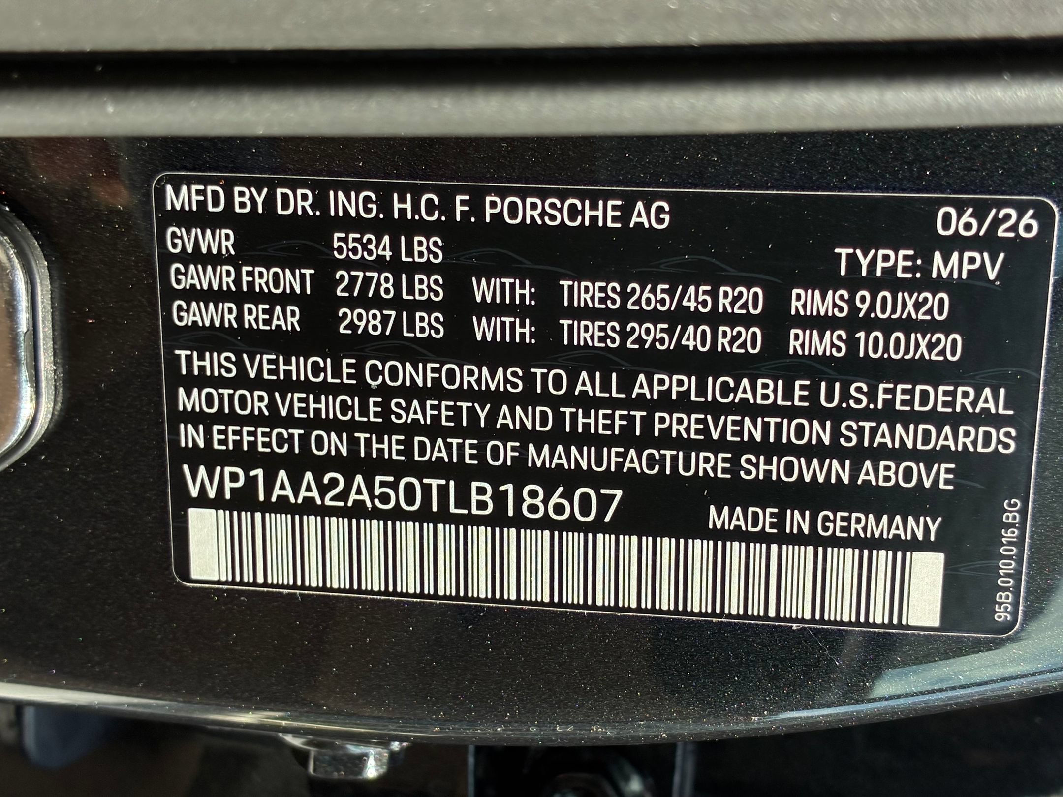 Used 2026 Porsche Macan AWD/4WD image 24