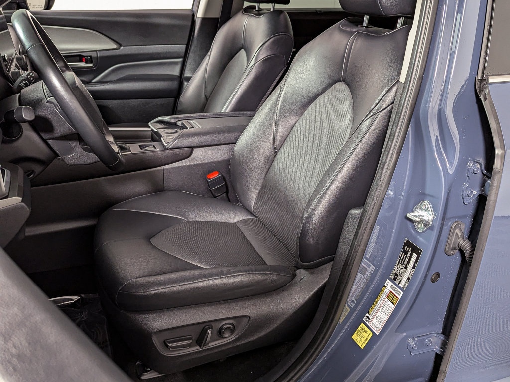 Certified 2025 Toyota Grand Highlander AWD image 19