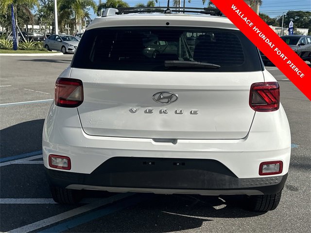 Used 2023 Hyundai Venue SEL image 7