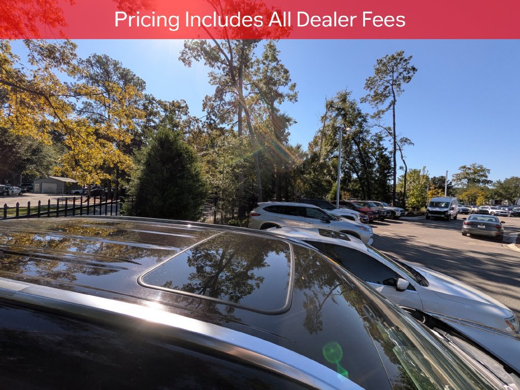 Used 2021 Toyota Highlander XLE FWD image 11