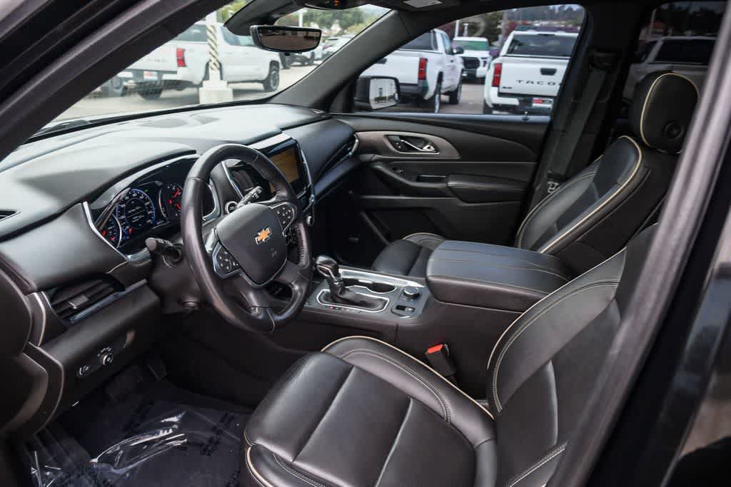 Used 2022 Chevrolet Traverse Premier FWD image 16