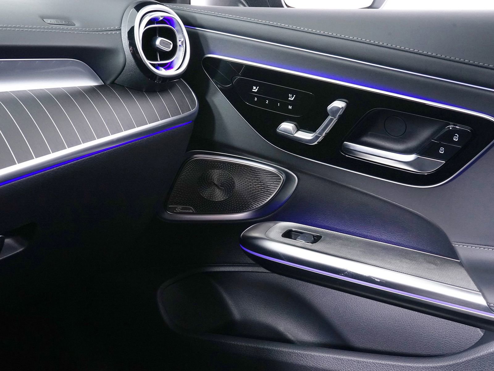 Used 2025 Mercedes-Benz CLE 53 AMG 4MATIC Coupe image 23