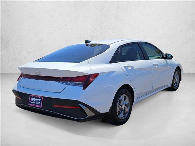 Used 2025 Hyundai Elantra SE FWD image 5