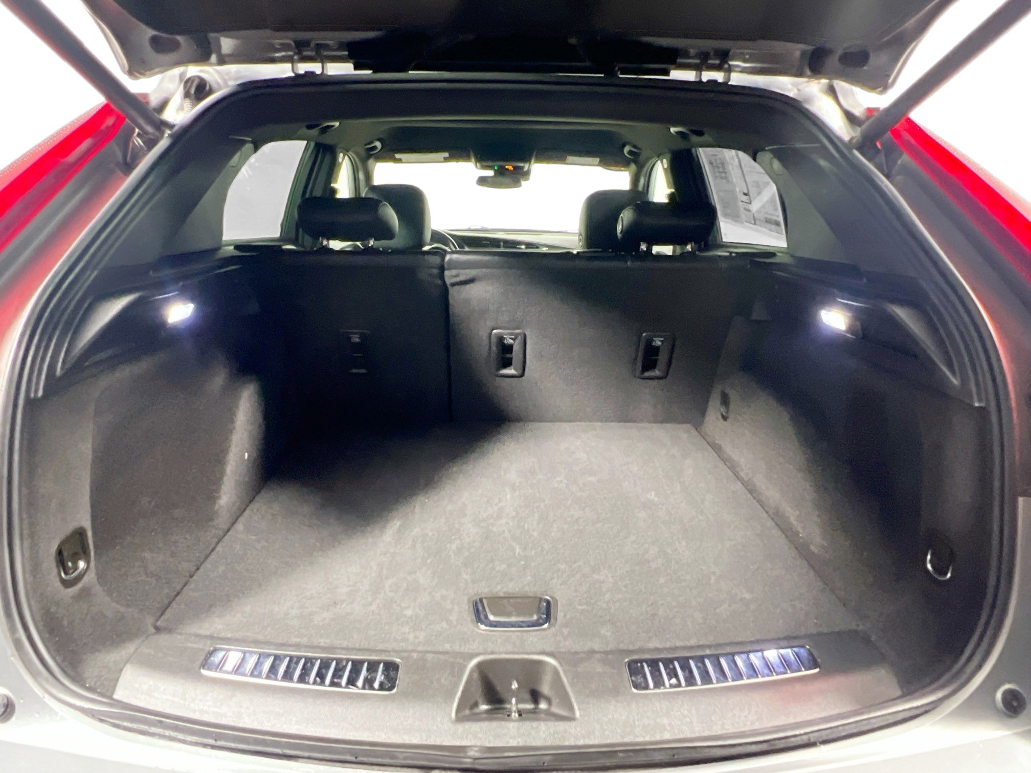 Used 2023 Cadillac XT4 Premium Luxury FWD image 34